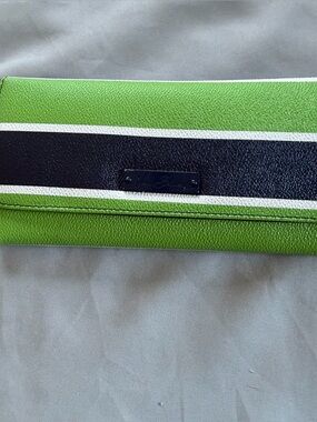 Vera Bradley Striped Lime Green and Navy Blue trifold Wallet Lucky Stripe